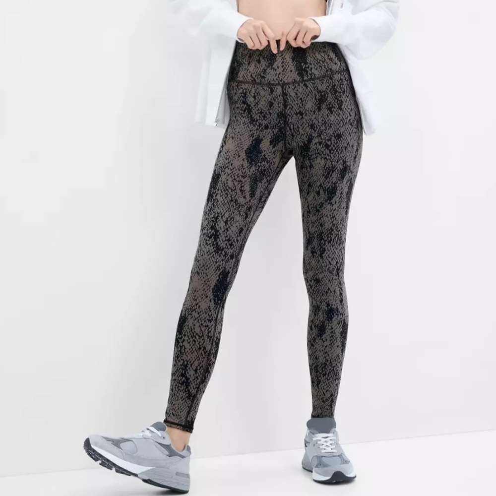 NWT GapFit Sky High Studio Full-Length Leggings Black Snake Print Women's XL